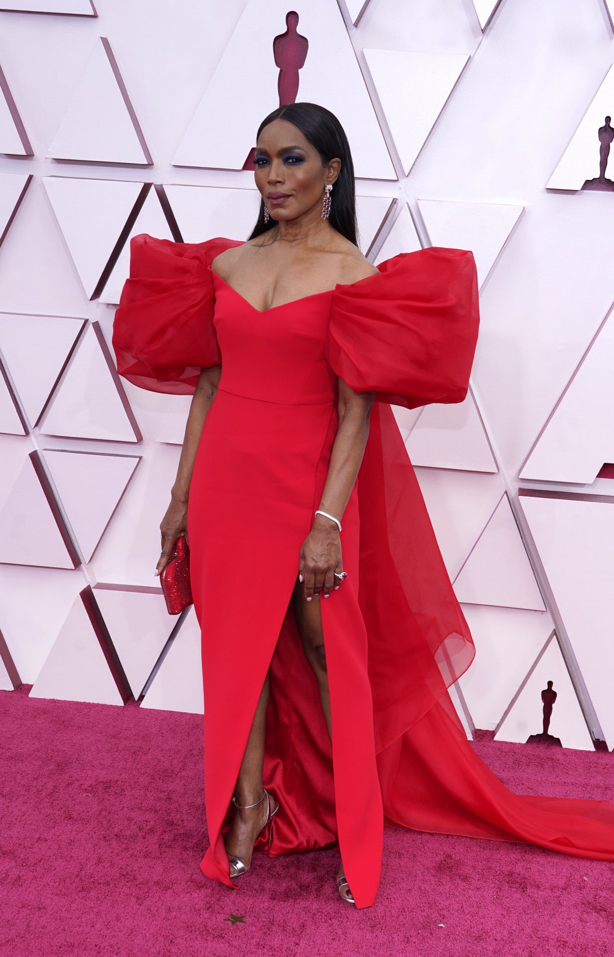 Todos los looks de la alfombra roja de los Premios Oscar 2021: Angela Bassett