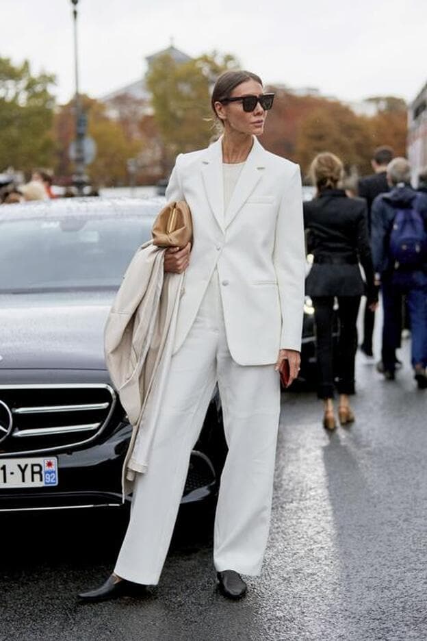 Esta blazer blanca es perfecta para el entretiempo: está rebajadísima, con todo hay tres colores más disponibles | Mujer Hoy