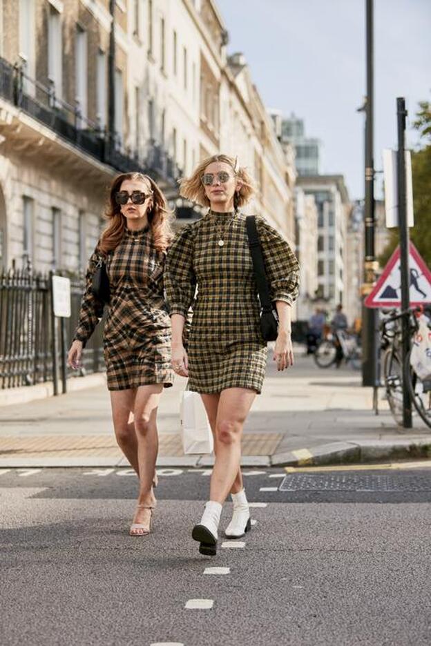 Estos tres vestidos demuestran que el marrón también es un color perfecto para tus estilismos primaverales