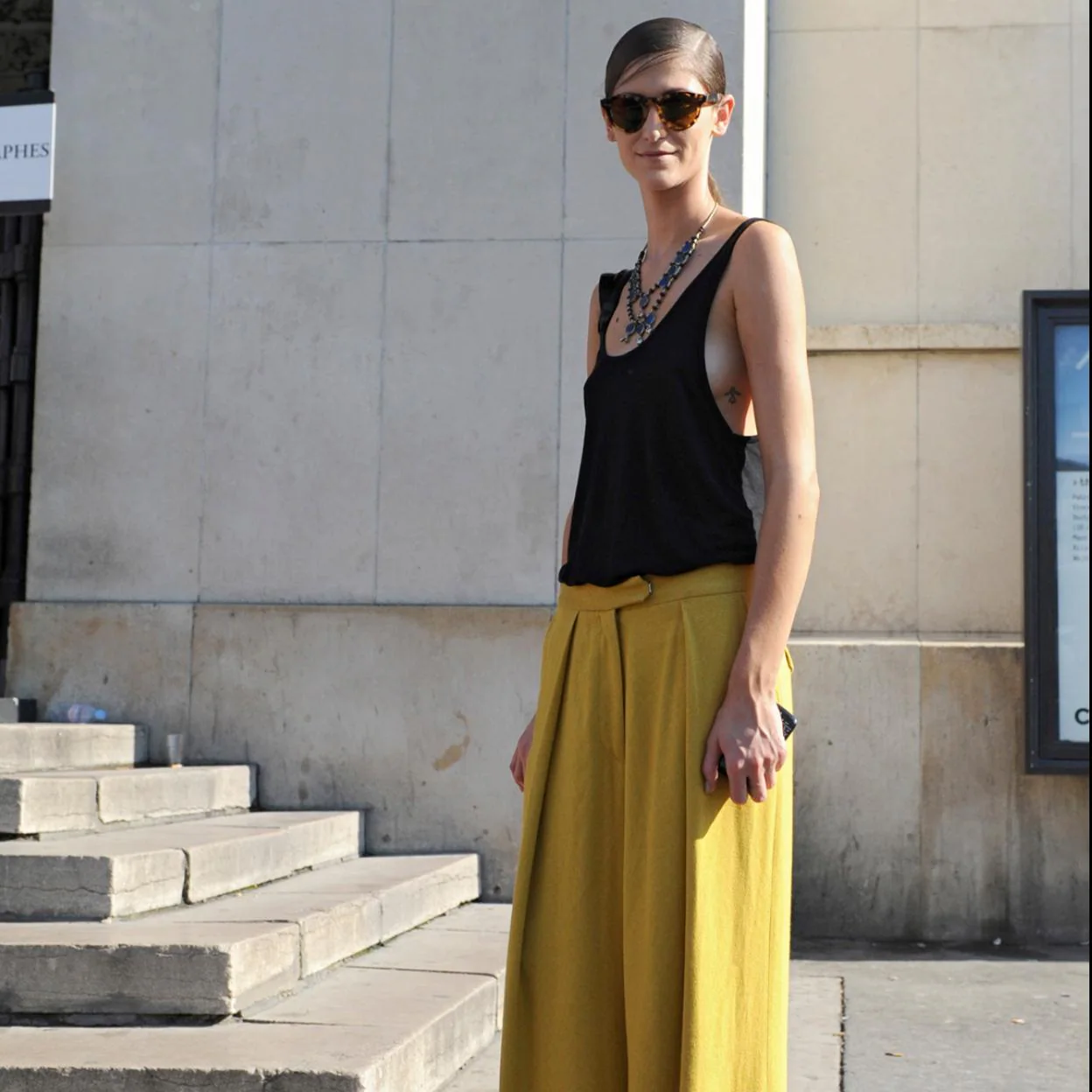 Tres pantalones de Zara muy fresquitos que son ideales para tus cómodos con sandalias planas | Mujer Hoy