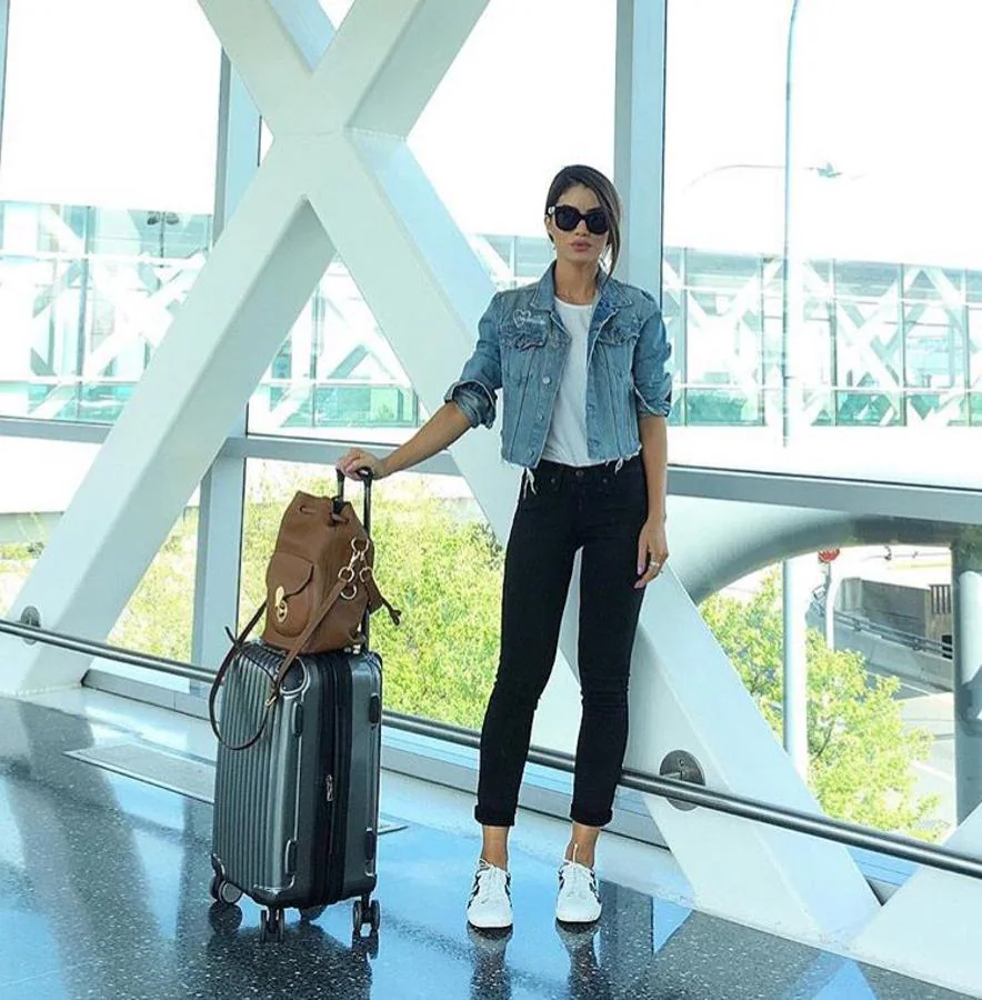 Los mejores looks de famosas en influencers en los aeropuertos para  celebrar que los viajes han vuelto | Mujer Hoy