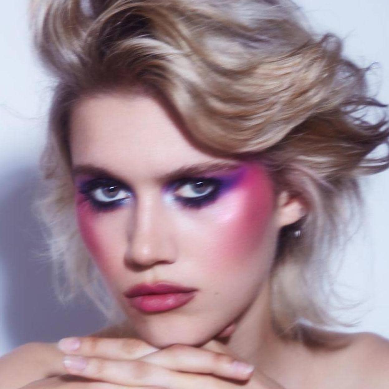 Esta tendencia de maquillaje de los 80 arrasa en Instagram y es solo para  valientes | Mujer Hoy