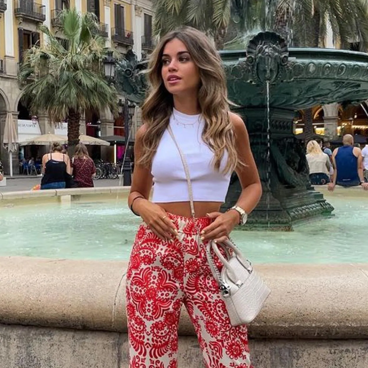 pantalones estampados de Zara (con top a juego) que ya son los favoritos las influencers porque y sientan de maravilla | Mujer Hoy