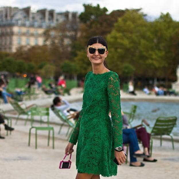 Este vestido de la colección de Zara se vende con unos pendientes a juego | Mujer Hoy
