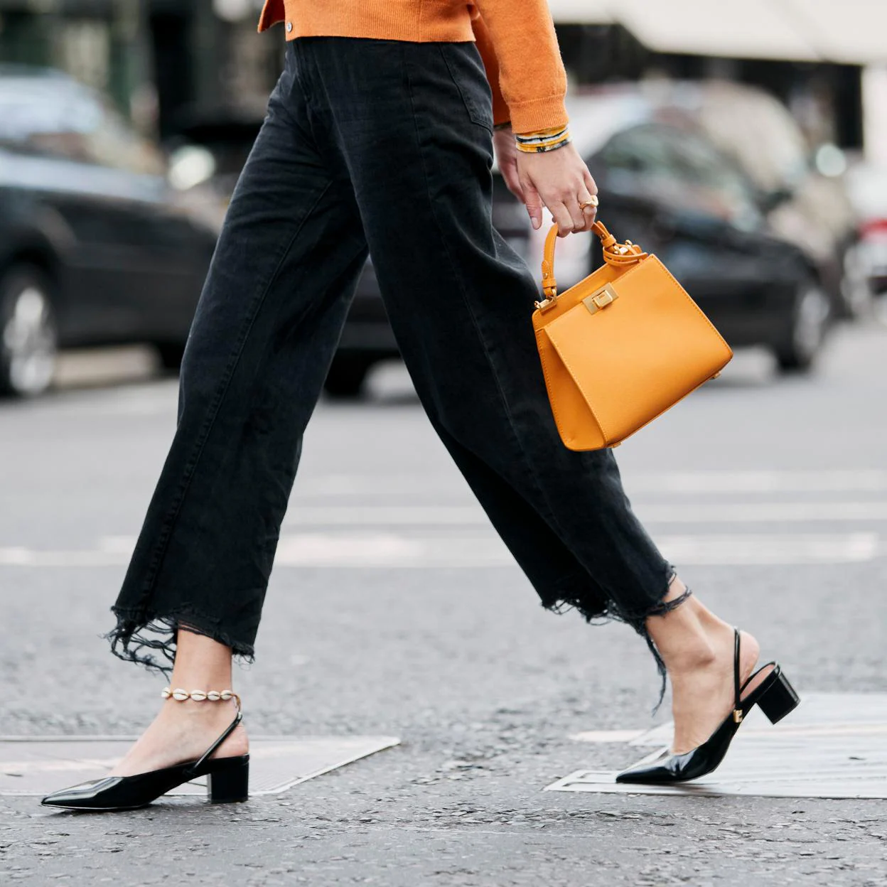 zapatos destalonados de Uterqüe vienen con el perfecto para elevar todos tus looks, de los casual a los elegantes | Mujer Hoy