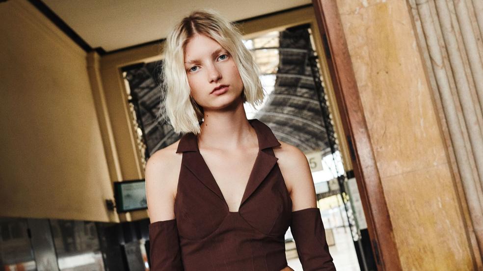 De blusas a vestidos: Bershka apuesta el marrón para una nueva colección tan favorecedora como apetecible Mujer Hoy