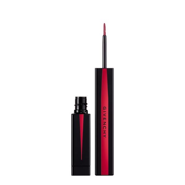 Delineador rojo. 33,99 euros