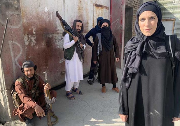 Clarissa Ward, la periodista de la CNN que plantó cara a los talibanes y ha resucitado el mejor reporterismo de guerra desde Afganistán