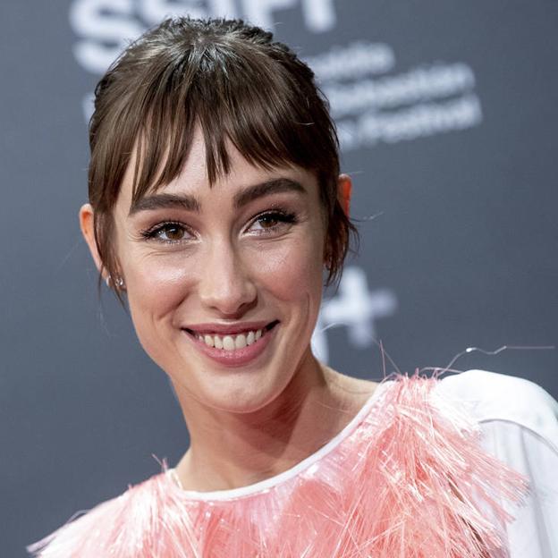 Pincha en la foto para ver los mejores beauty looks que han lucido las famosas en la alfombra roja del Festival de Cine de San Sebastián (y cómo copiarlos)