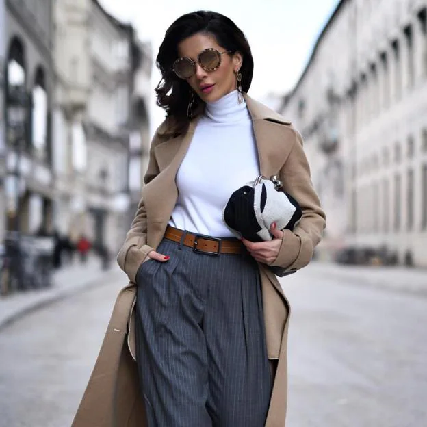 El pantalón de raya diplomática es la prenda infalible para tus looks de  oficina (y Massimo Dutti lo tiene en dos colores que combinan con todo) |  Mujer Hoy