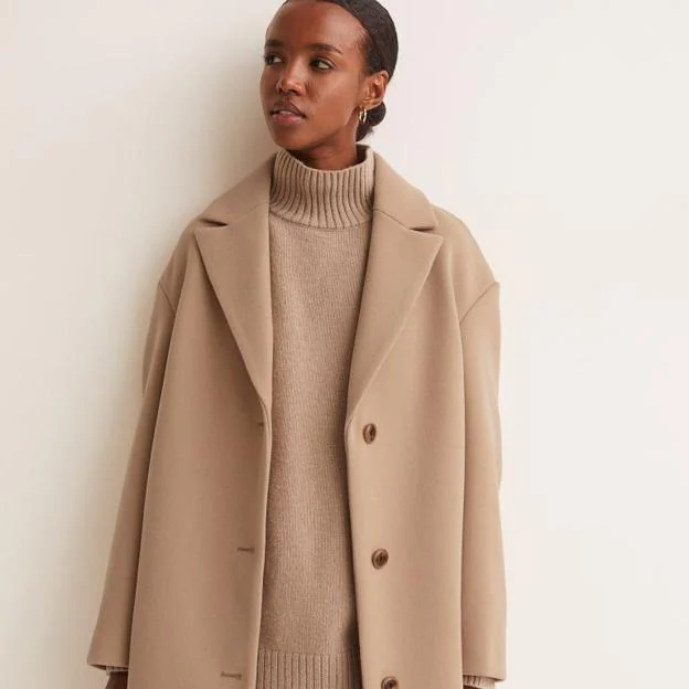 Siempre Sudán telar Tres abrigos clásicos y elegantes de H&M que parecen de lujo y combinan con  todo: faldas, pantalones y vestidos con botas | Mujer Hoy