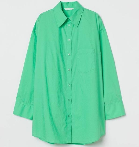 Camisa oversize de algodón en verde de H&M. 19,99 euros