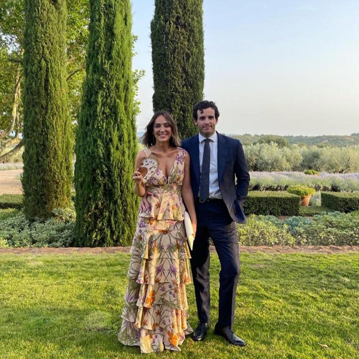 Tamara Falcó e Íñigo Onieva en la boda de unos amigos en verano./Instagram: tamara_falco