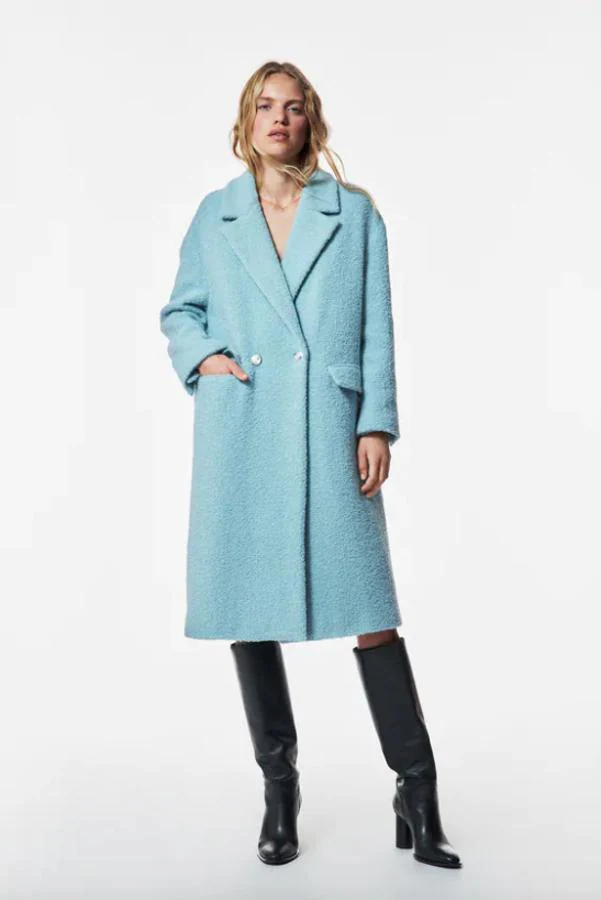 Diez abrigos elegantes de Zara que agotarán en el Black Friday las mujeres  de 60