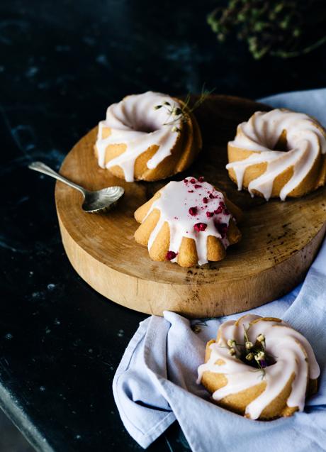 Minibundts con glaseado. DANI REDINA/UNSPLASH