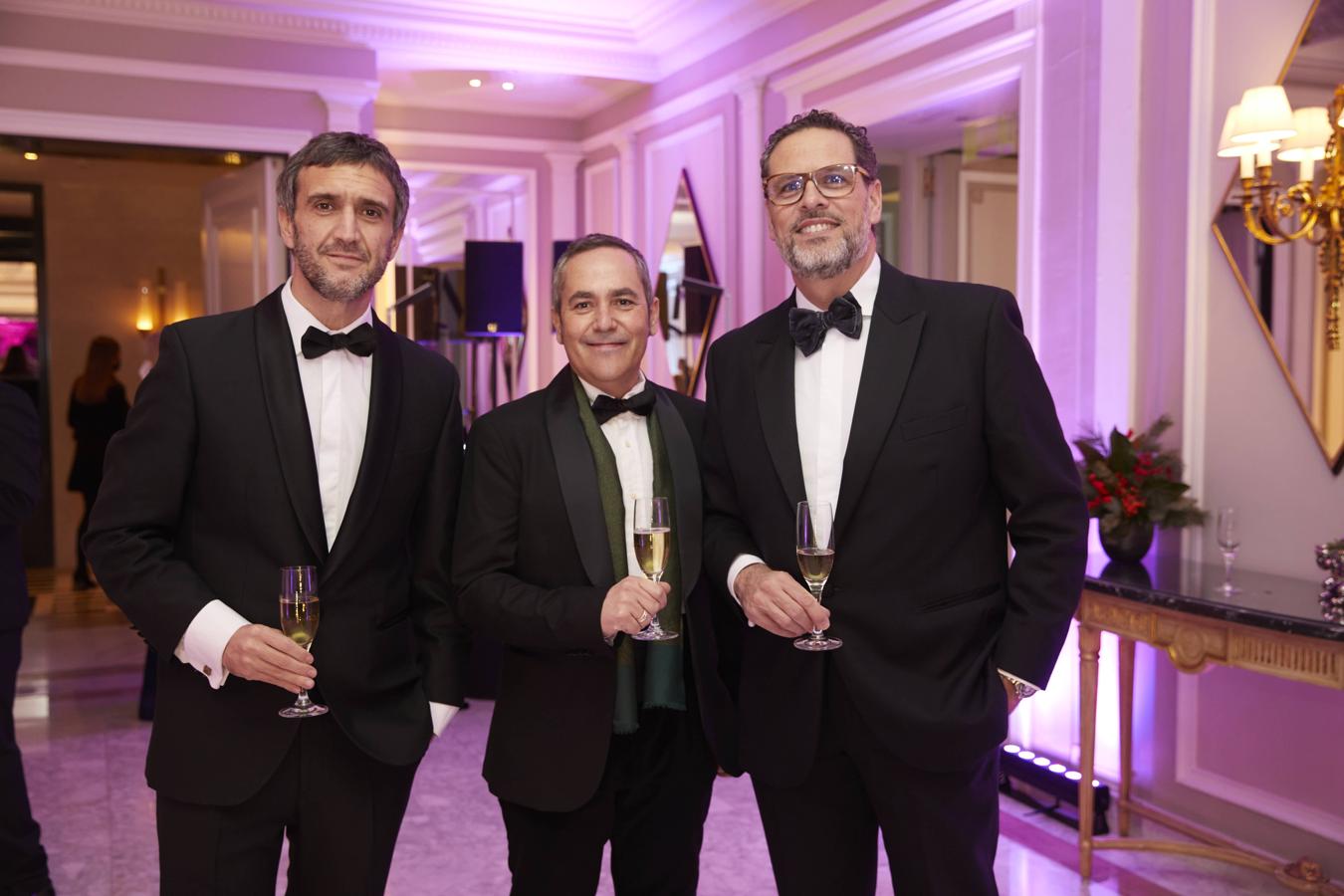 Premios Mujerhoy 2021: Fernando Belzunce, director general editorial de Vocento; Alfonso Rodríguez Aldeyturriaga, director de Colpisa y Rafael Martínez de Vega, director general de CM Vocento.