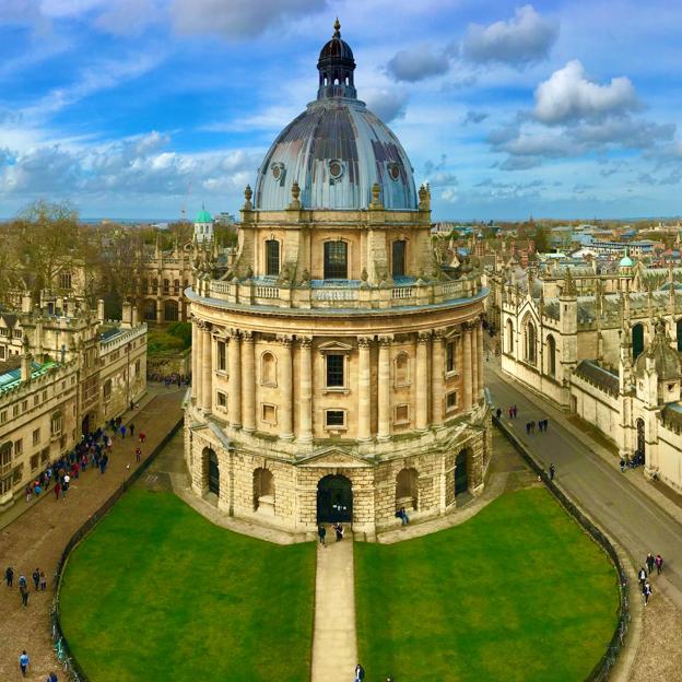 La Radcliffe Camera, visita obligada en Oxford.