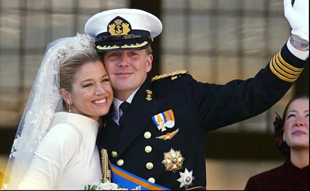 El príncipe Guillermo, decidió casarse con la economista argentina Máxima Zorreguieta, en marzo de 2001.
