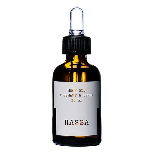 Moon Oil Rosemary & Lemon. (49 euros/30ml).