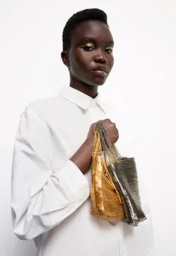Los bolsos de más especiales han aterrizado en Zara y sabemos cuáles en Instagram | Mujer Hoy