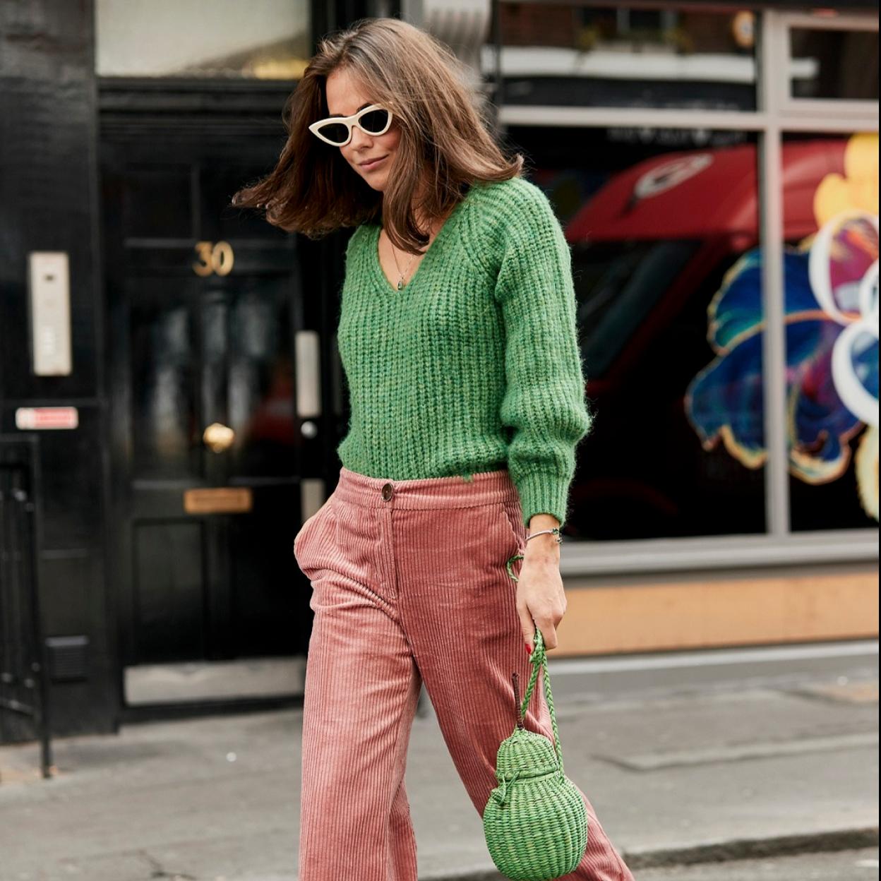 Jersey verde y de pana de Massimo Dutti: copiamos el más estiloso y para llevar a diario | Mujer Hoy