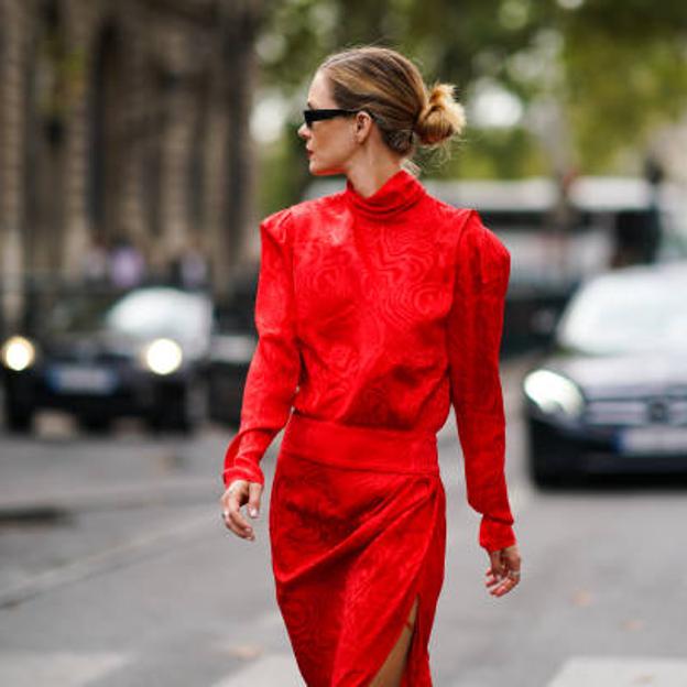 Anónimo Saludar Panadería Con lazada, de lentejuelas o drapeado: los mini vestidos rojos de Zara son  perfectos para lucir el color más favorecedor de la temporada | Mujer Hoy