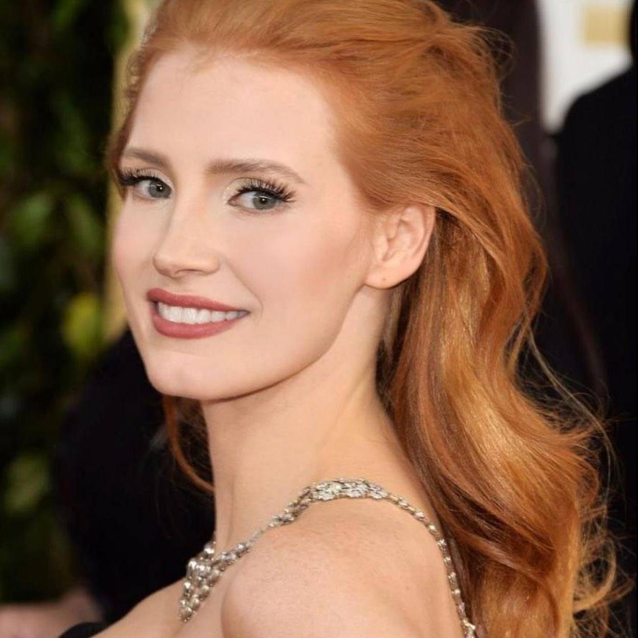 Pincha en la imagen para ver Jennifer López, Catherine Z Jones o Meghan Markle... Te desvelamos las cremas hidratantes favoritas de las famosas (desde el low cost hasta el lujo extremo)/@JESSICACHASTAIN