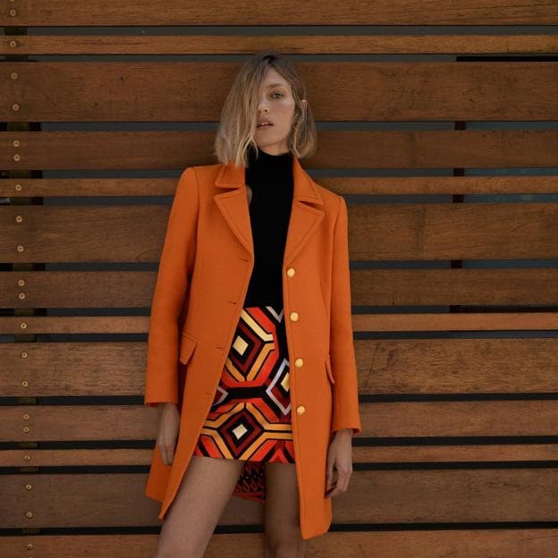 El abrigo más vendido de la nueva colección de Zara apuesta el color de no te vas a quitar: el naranja | Mujer Hoy