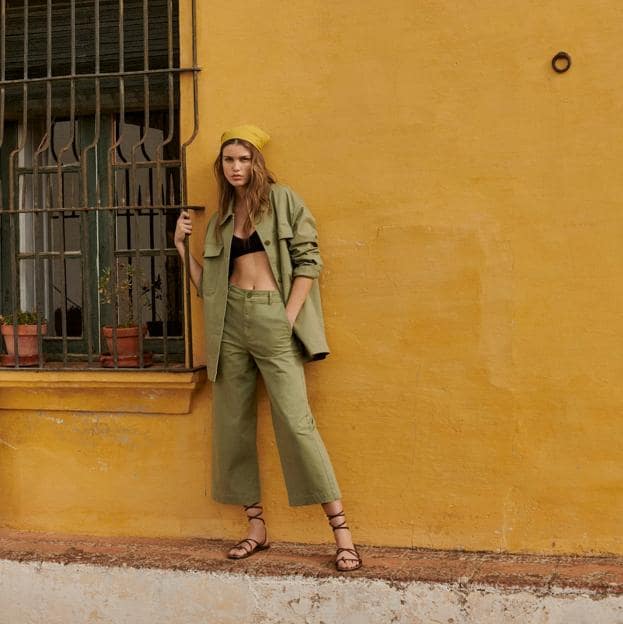 Esta chaqueta verde militar de primavera de Mango por la que todo el mundo te va a preguntar (¡y ya está rebajada!) | Mujer Hoy