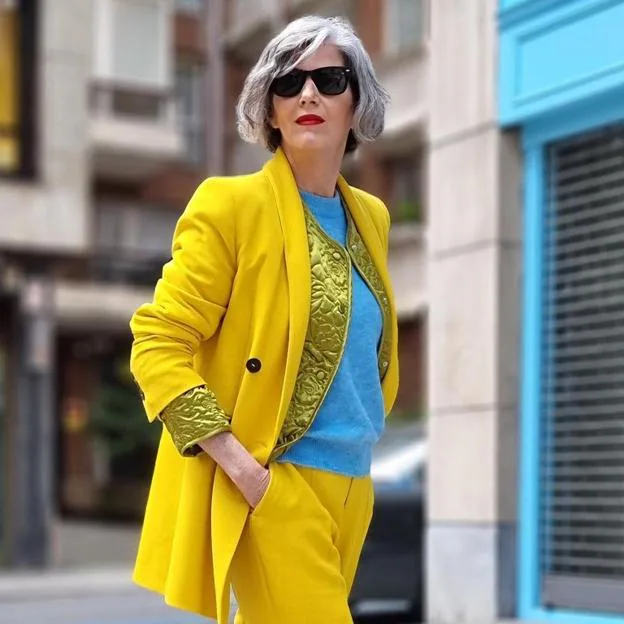 El traje de Zara más favorecedor y las zapatillas moda: este es el look que rejuvenece a los 50 que no te quitarás en primavera | Mujer Hoy