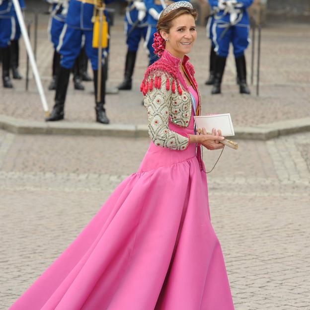 La chaqueta torera de la venganza que alzó a la infanta Elena como icono: el look con el que demostró que había superado su divorcio con Jaime de Marichalar (y que ahora Victoria Federica ha copiado)