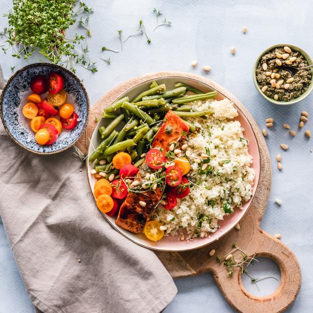 Pincha en la imagen para conocer la forma para comenzar a comer sano sin hacer dieta. 