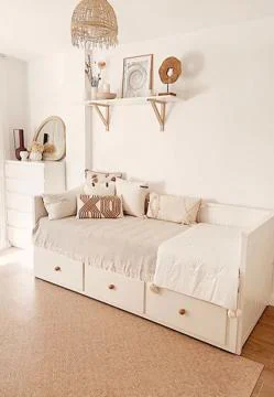 Sofá de día, cama de noche: el mueble con almacenaje más vendido de IKEA es este práctico y barato con que salón o más grandes | Mujer Hoy