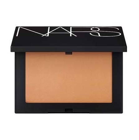 Los Light Reflecting Setting Powder de Nars son perfectos para usar después de su base de maquillaje.