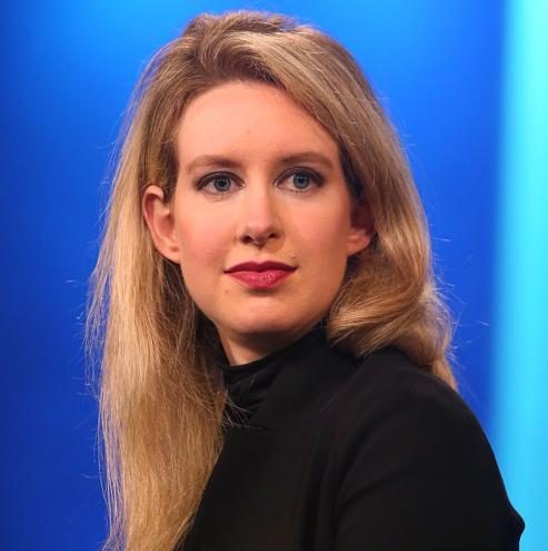 Elizabeth Holmes, en una presentación de su compañía, en 2015