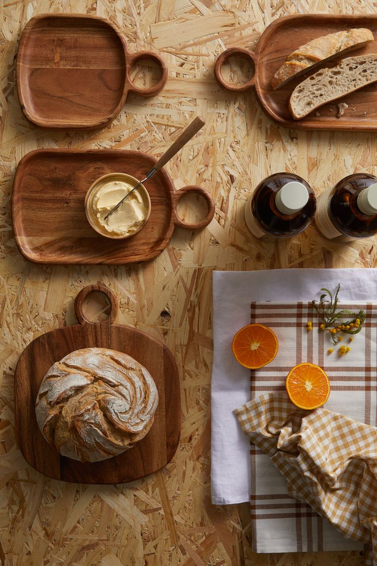 Nuestros favoritos de H&M Home por menos de 20 euros: bandejas de madera