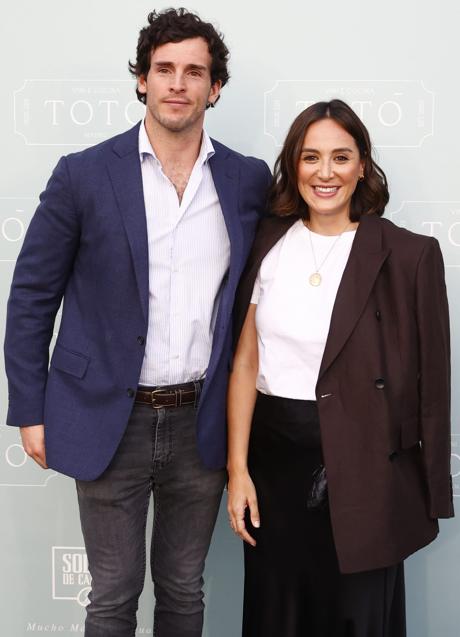 Iñigo Onieva posa con Tamara Falcó en la inauguración del restaurante Totó