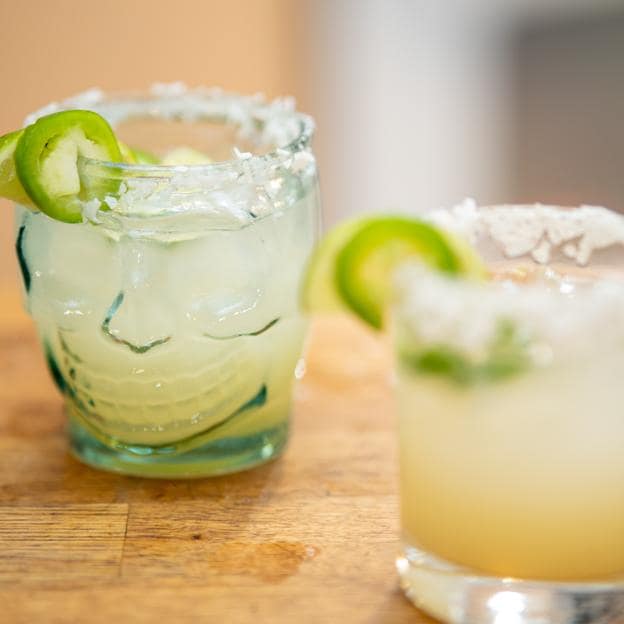 Receta fácil de Margarita, el cóctel nació en México y el mundo con su sabor refrescante perfecto para el verano Mujer