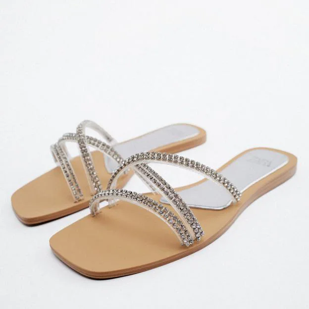 Las sandalias planas (y con brillos de Zara para las que no tacones que de lujo | Mujer Hoy