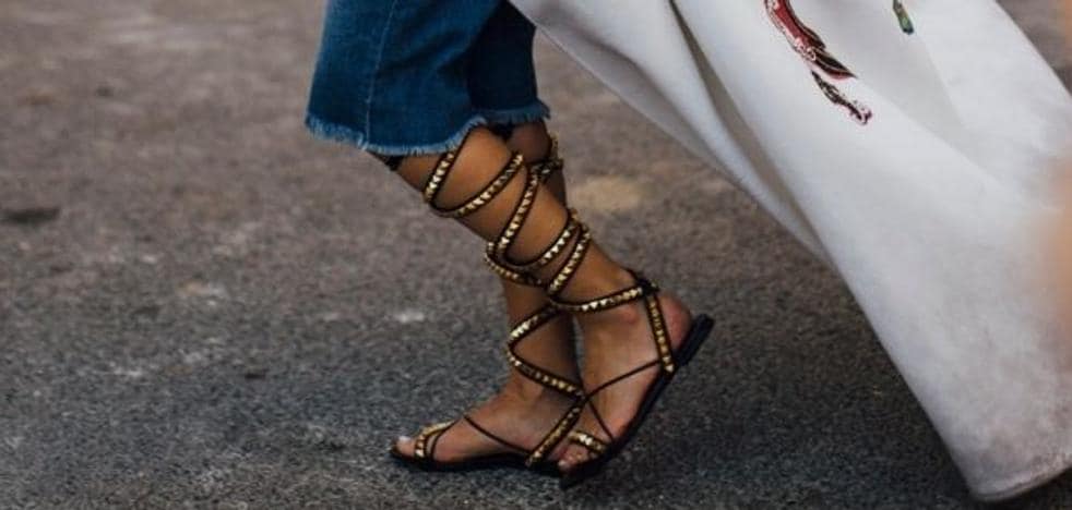 Fracción Esta llorando oficina postal Las sandalias planas (y cómodas) con brillos de Zara para las que no  quieren llevar tacones que quedan de lujo | Mujer Hoy