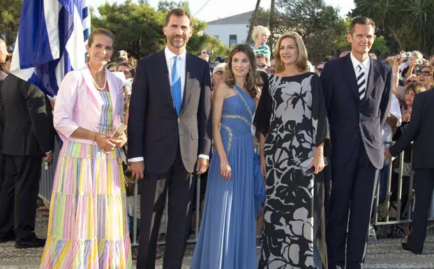 En la boda de Nicolás de Grecia se notaba que Letizia no se encontraba cómoda.