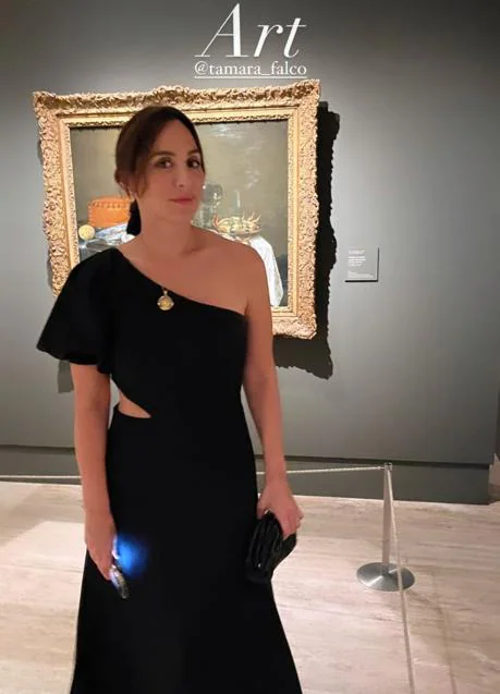 Susurro Museo Guggenheim aprendiz El vestido más sexy y elegante que Tamara Falcó se pondrá sin parar: con  detalles cut out y hombro descubierto | Mujer Hoy