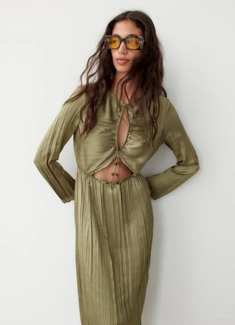 Ficha el vestido de Zara que las influencers se rifan: Cómodo, elegante y fresquito el verano | Mujer Hoy