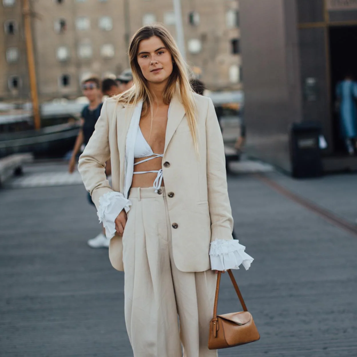 clásico interferencia Malgastar Por qué merece la pena invertir en un blazer blanco vintage (y llevarlo  toda la temporada) | Mujer Hoy