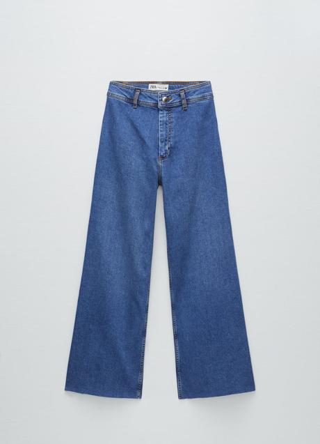 Pantalón de talle alto de Zara, 29,95€.