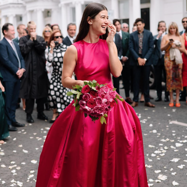 Localizada la novia con el vestido rosa más CHIC de 2022: hecho por una modista y facilísimo de copiar