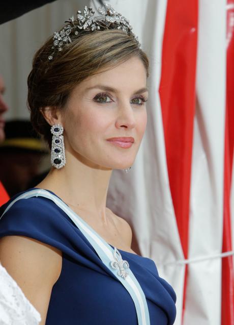 La reina Letizia, con tiara real. Foto:GTRES.