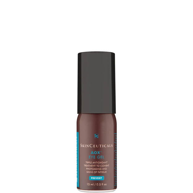 Contorno de los ojos con el gel de ojos AOX+ de SkinCeuticals.