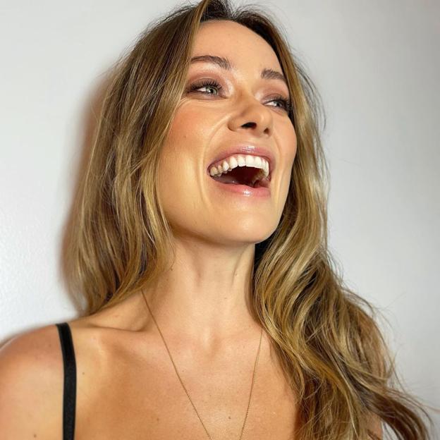 El corrector de maquillaje favorito de Olivia Wilde es uno antiedad que arrasa entre las famosas