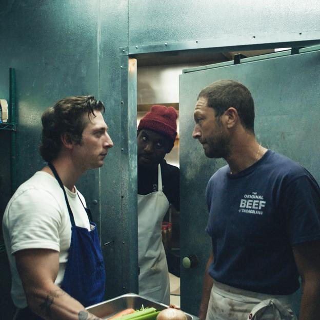 Jeremy Allen White, Lionel Boyce y Ebon Moss-Bachrach en una imagen de The Bear. 